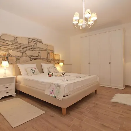 Apartment Fuer 5 Personen Ca 70 Qm In Liznjan, Istrien Suedkueste Von Istrien *