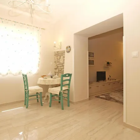 Apartment Fuer 5 Personen Ca 70 Qm In Liznjan, Istrien Suedkueste Von Istrien *